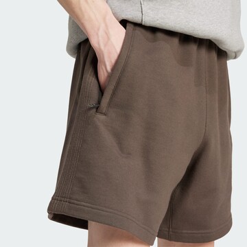 ADIDAS ORIGINALS Обычный Штаны 'Premium Essentials' в Зеленый