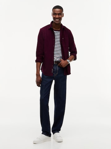 Coupe regular Chemise Tommy Jeans en rouge