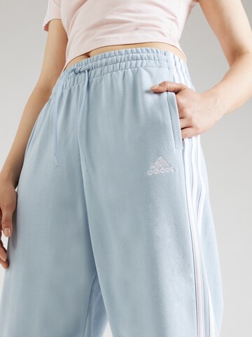 ADIDAS SPORTSWEAR Tapered Sportbroek 'Essentials' in Blauw