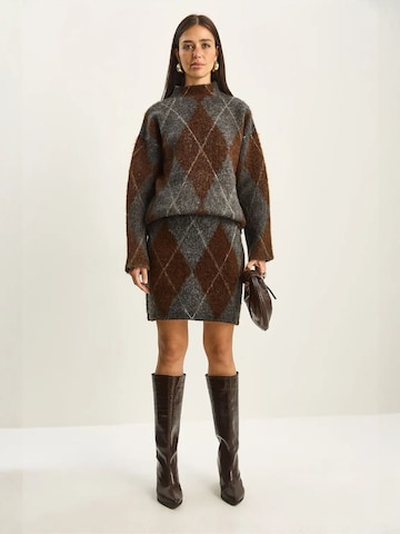 Tailleur di Bianco Lucci in marrone