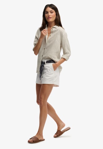 Coupe slim Pantalon chino 'Classic' Superdry & Co en blanc