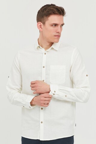 !Solid Comfort fit Button Up Shirt in White: front