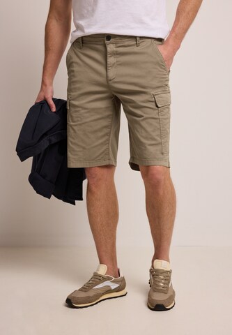 Street One MEN Regular Shorts in Beige: Vorderseite