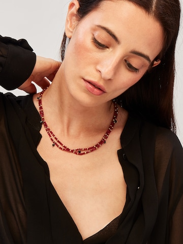 Collana di Breil in rosso: frontale
