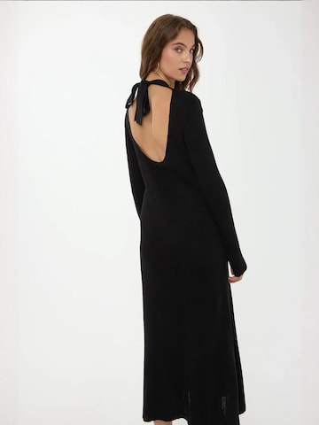 Hiccup Kleid in Schwarz