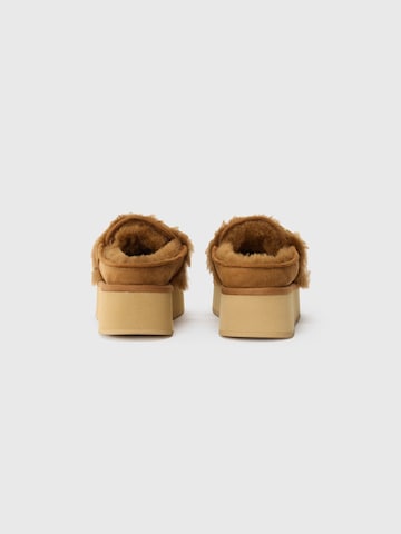 MOU Pantoletter i brun