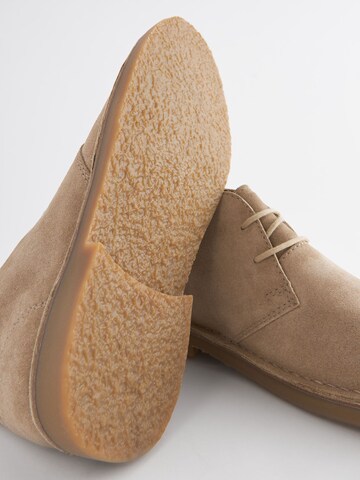 Next Buty Chukka w kolorze beżowy