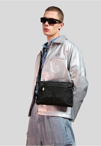 Gaston Luga Umhängetasche in Schwarz: Vorderseite