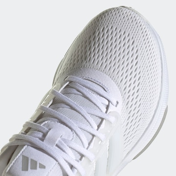 Chaussure de course 'Ultrabounce' ADIDAS PERFORMANCE en blanc