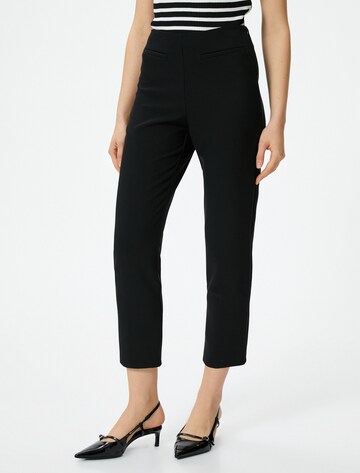 Koton Slimfit Broek in Zwart: voorkant
