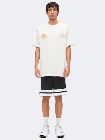 T-Shirt 'NBA FULL COURT LAKERS' Mitchell & Ness en blanc