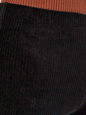 évasé Leggings 'Britt' DESIRES en noir