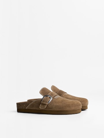 Clogs di Bershka in beige