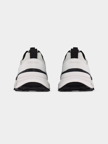 Baskets basses 'HIKE RUNNER' Calvin Klein en blanc