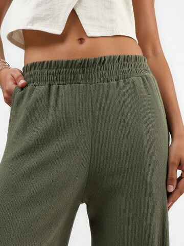 Hiccup Loose fit Trousers in Green