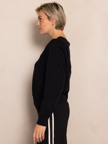 Zhrill Sweatshirt 'ZHRITU'‌‌‌‌‌‌‌‌‌‌ in Schwarz