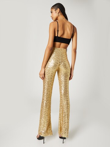 Regular Pantalon 'Elsa' Hoermanseder x About You en or