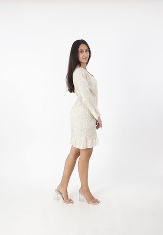 Elara Kleid in Beige