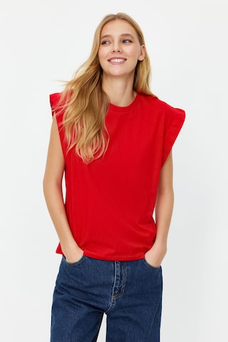 Tricou de la Trendyol pe roșu