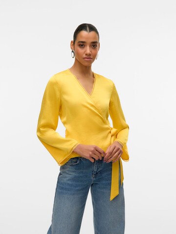 VERO MODA Blouse 'VMSofia' in Geel: voorkant