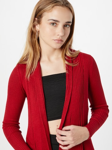 Geacă tricotată de la ESPRIT pe roșu