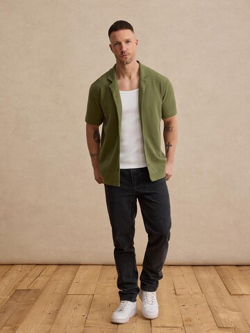 Coupe regular Chemise 'Leon' DAN FOX APPAREL en vert