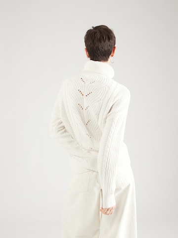 comma casual identity Sweater in White