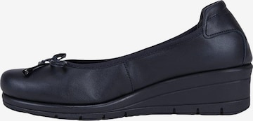 Desa - Bailarina 'DESA Damen DesaComfort Ballerinas aus Leder mit Keilabsatz und Schleifendetail' en negro: frente