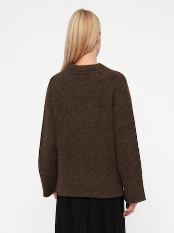 JDY Sweter 'JDYJOVIE' w kolorze brązowy