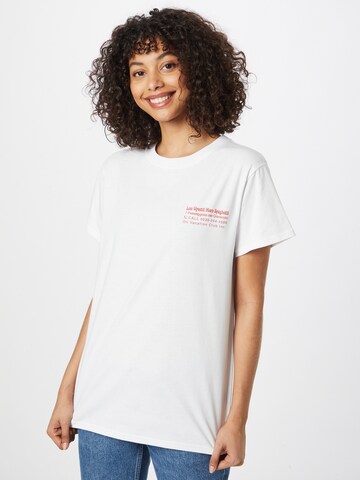 On Vacation Club Shirt in White: front