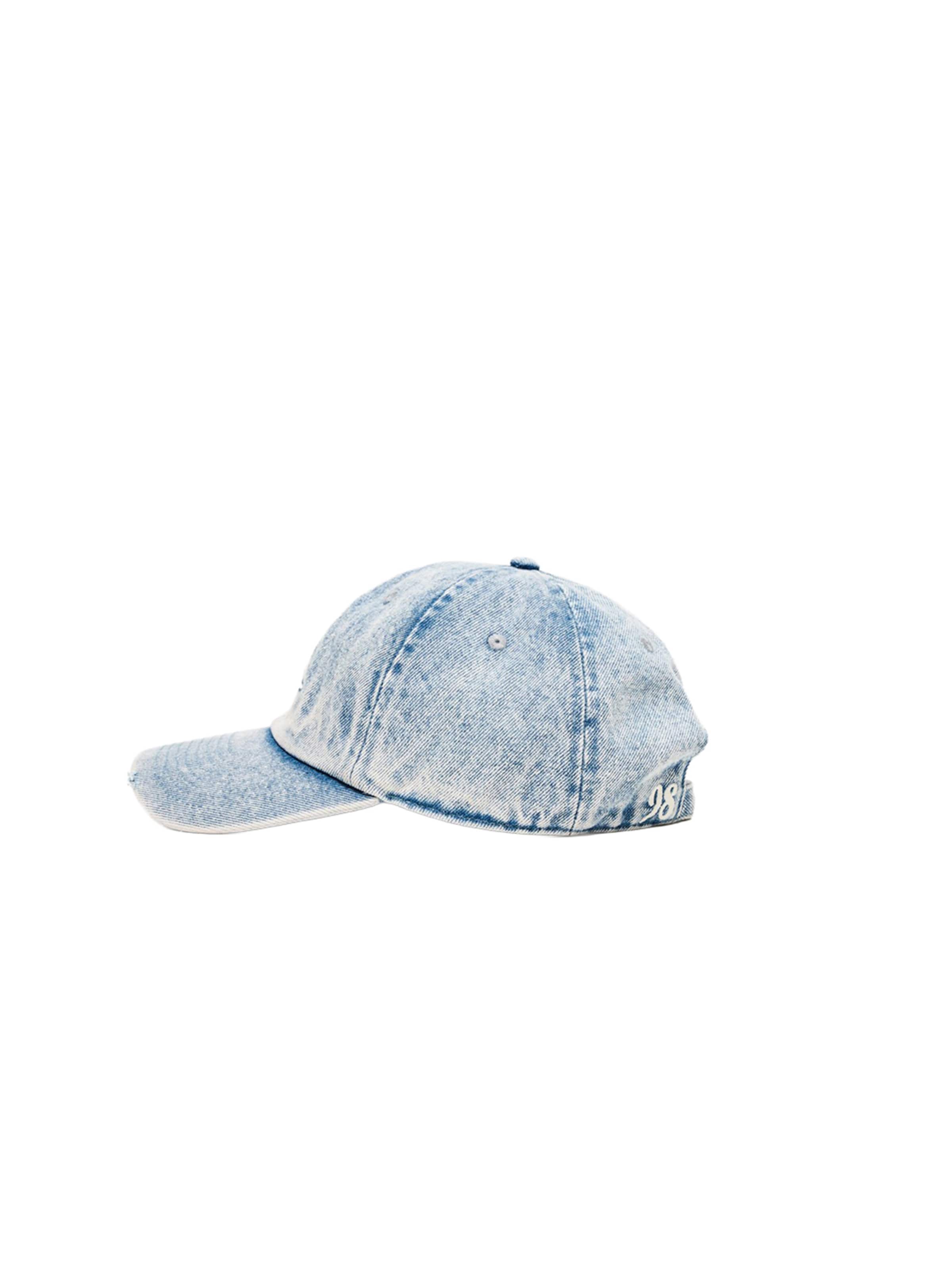 Bershka Casquette en 55-60 en bleu denim / blanc cassé, Vue avec produit