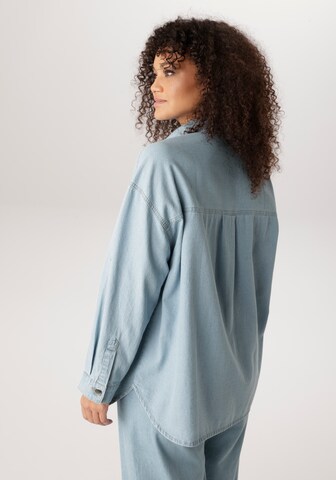 Aniston Blouse in Blue