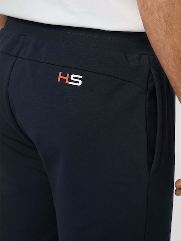 Hackett London Regular Shorts 'Essential' in Blau