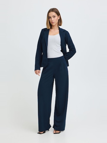 Oxmo Regular Pleated Wide Pant in Blau: Vorderseite