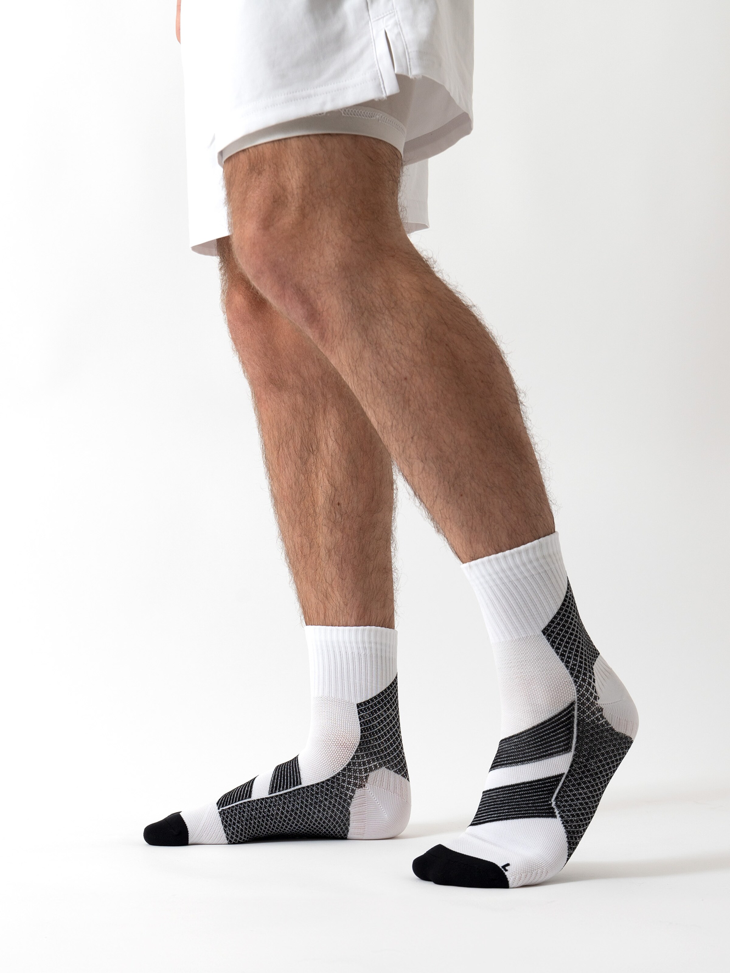 Calzino sportivo 'Kompression Ian' di Occulto in nero: frontale