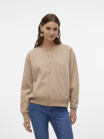 Veste de survêtement 'Lonnie' VERO MODA en marron : devant