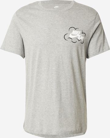 Tricou de la Nike Sportswear pe gri: față