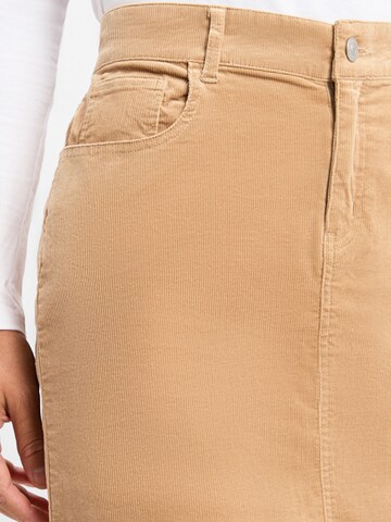 Marie Lund Rock in Beige