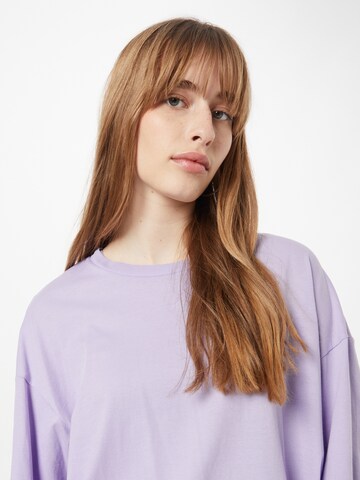 Monki T-Shirt in Lila