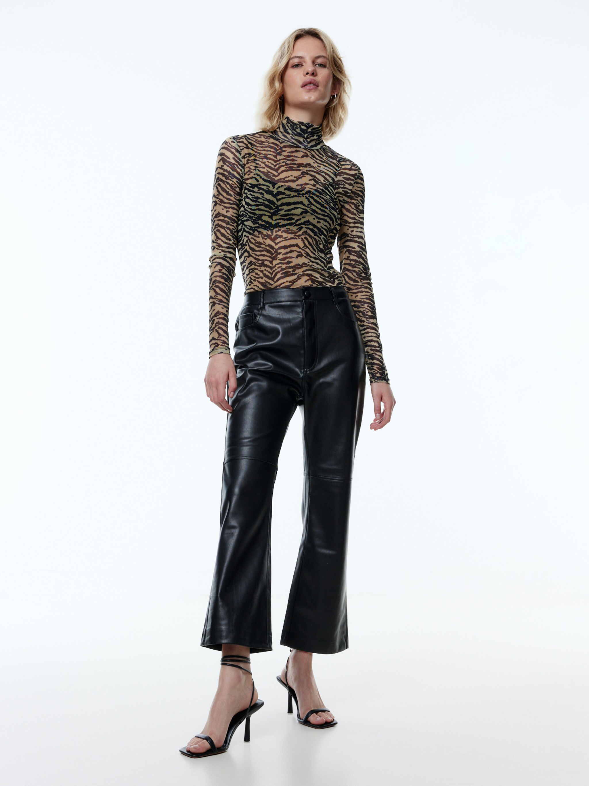 EDITED Produits T-shirt 'Fiore' marron