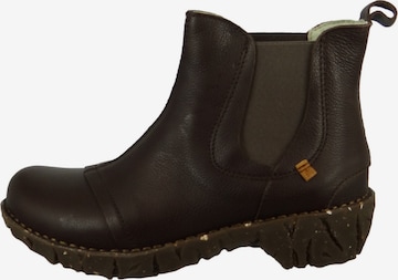 EL NATURALISTA Ankle Boots in Brown: front