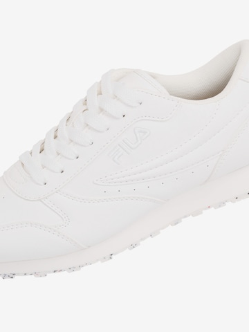 Baskets basses ' ORBIT ' FILA en blanc