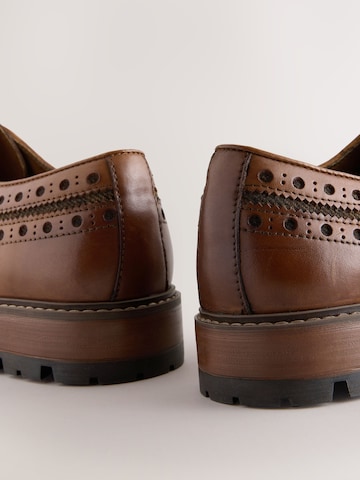 Chaussure à lacets Next en marron
