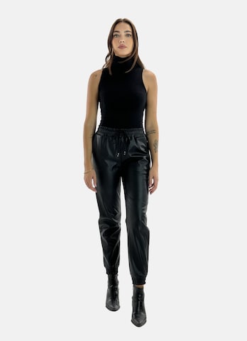 Effilé Pantalon Elara en noir