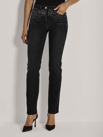 MADELEINE Tapered Jeans in Zwart: voorkant