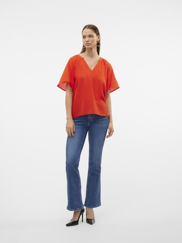 VERO MODA Flared Jeans 'Phoebe' in Blauw