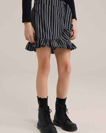WE Fashion Regular Byxa i svart: framsida
