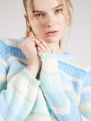 VERO MODA Sweater 'NEW EMBRACE' in Blue