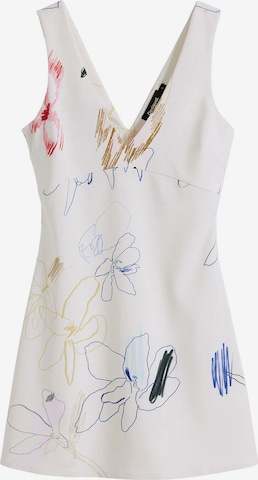Rochie de la Desigual pe alb: față