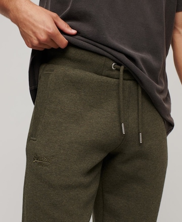 Effilé Pantalon 'Essential' Superdry en vert